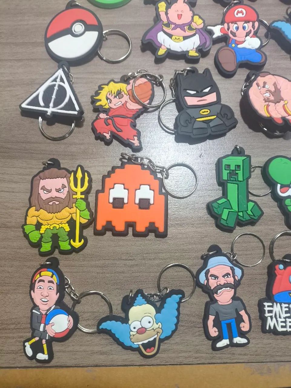 Lote de chaveiros geek, desenho animado, games - Foto 2