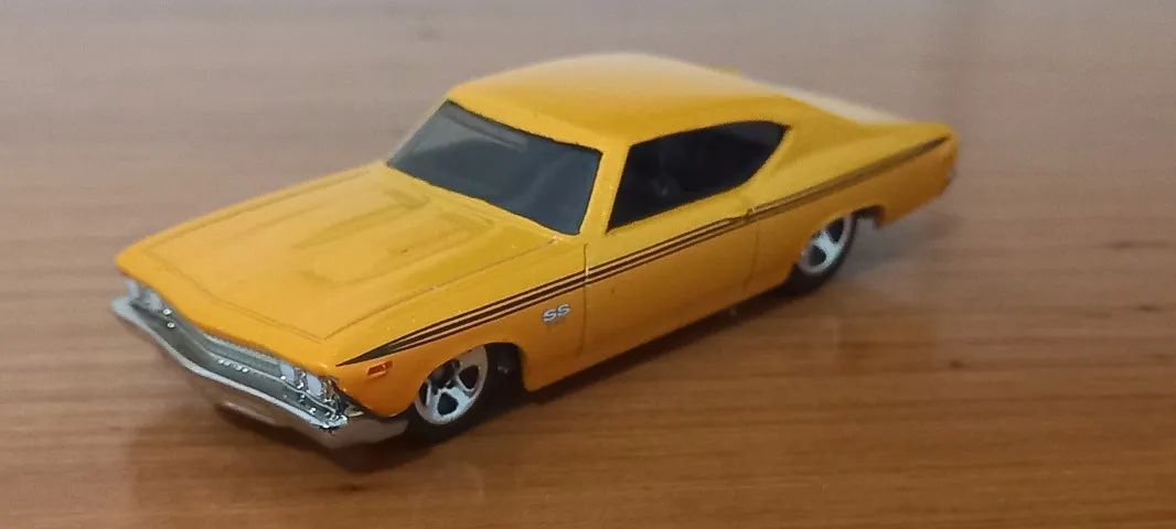 '69 Chevelle SS 396 Amarelo - Hot Wheels First Editions - Foto 3