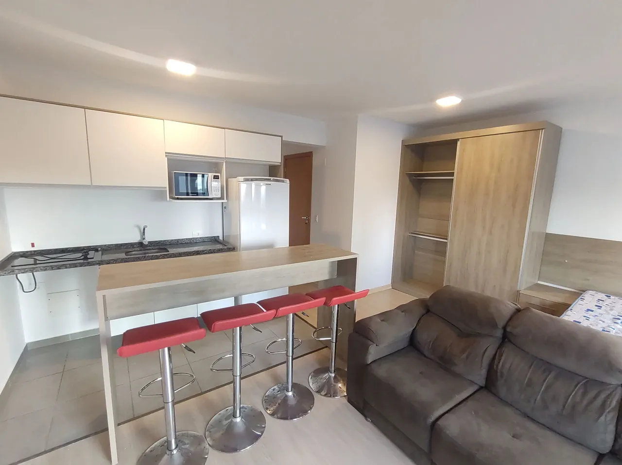 Apartamento para locação tem 31 M² com 1 quarto em Água Verde - Curitiba - PR