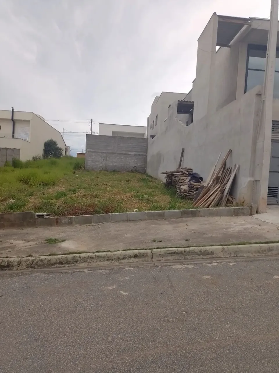 Terreno Condomínio Residencial Portal dos Pássaros - 175m²