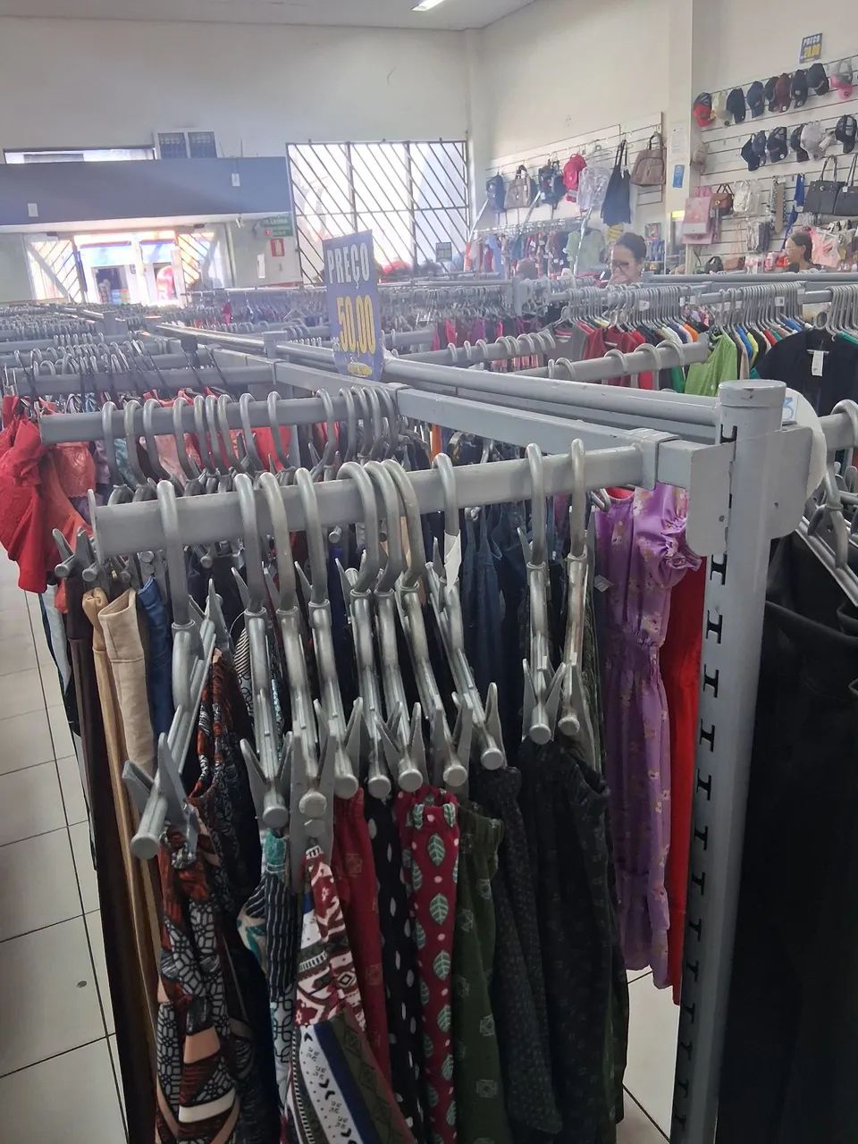 MONTAGEM DE LOJA DE ROUPAS  - Foto 2