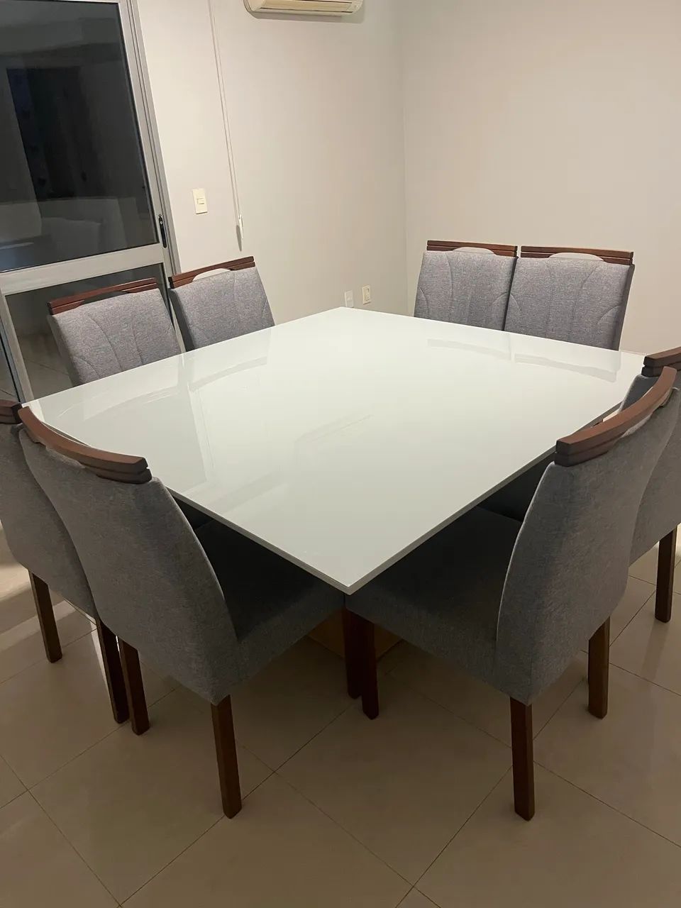 Mesa Jantar com 8 cadeiras
