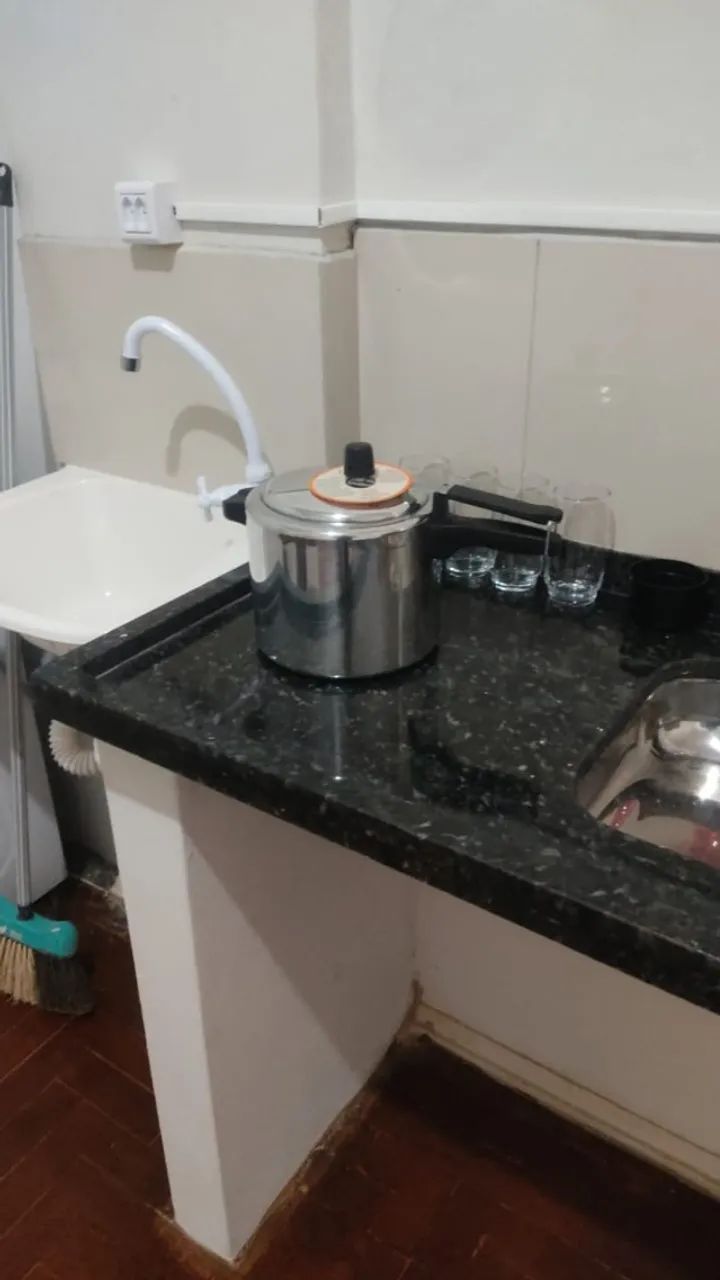 Alugo Quarto no Centro da Cidade Para Homem - Foto 2