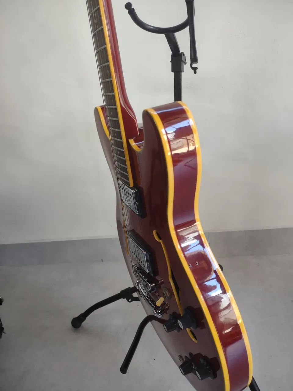 Aria Pro Semi acústica 