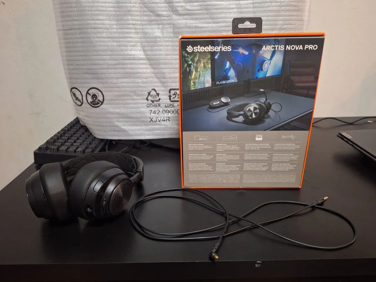 Fone de Ouvido SteelSeries Arctis Nova Pro Wired 65724028616578123