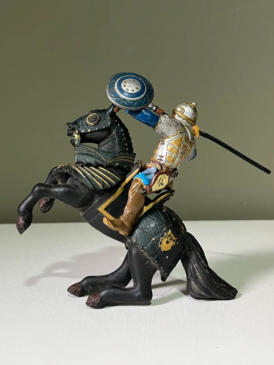 Cavaleiro medieval boneco colecionável cavalo de guerra   - Foto 3