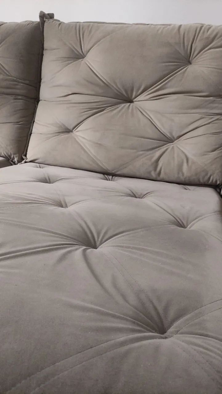 Sofá Retrátil (Sofá Cama) de Veludo cor Marrom Super Conservado - Foto 5