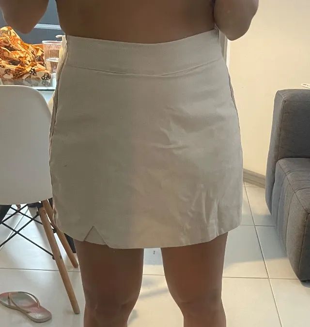 Shorts saia bege 