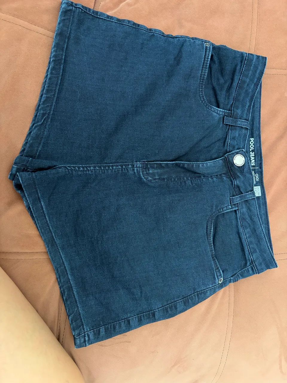 Short jeans escuro