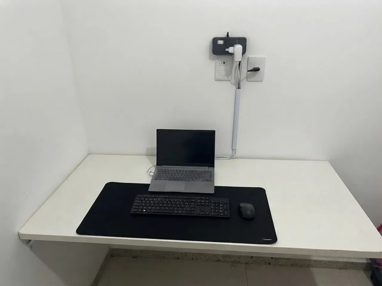 Mesinha de estudos  - Foto 2