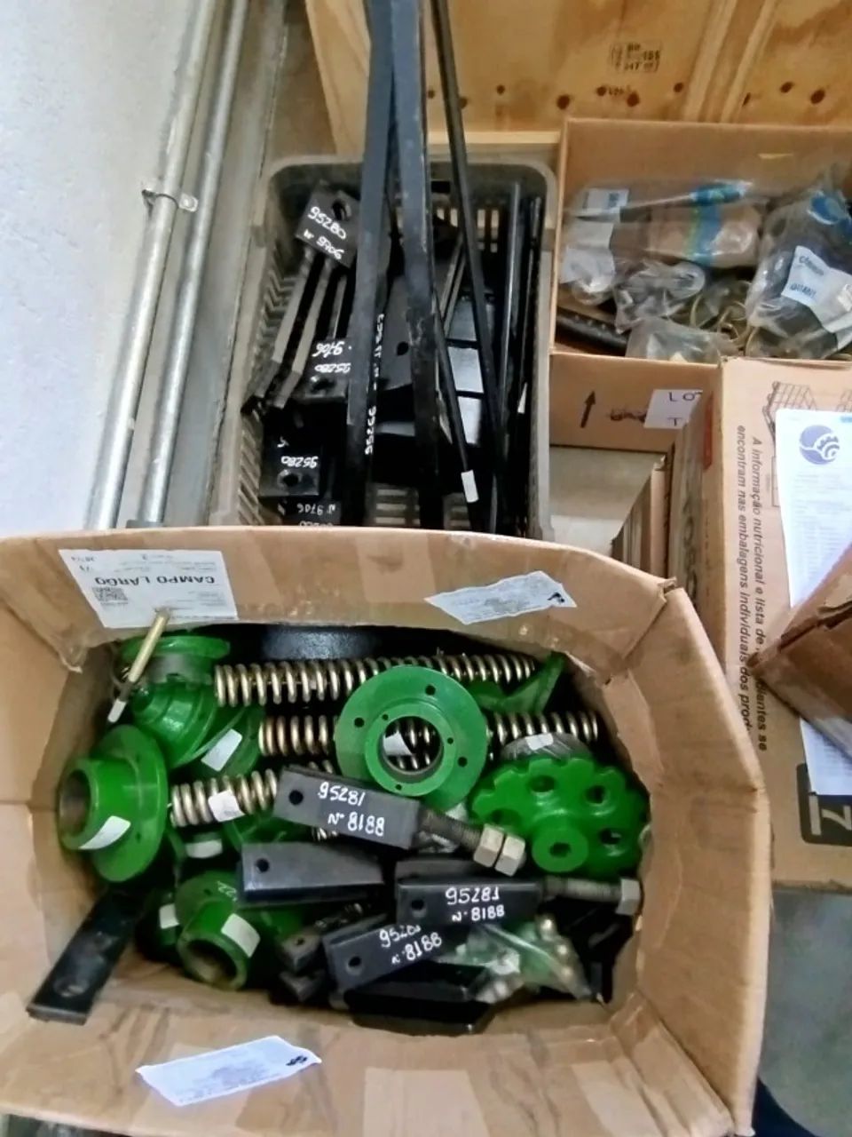Lote De Peças Plantadeira Gihal Molas Cubos Buchas Rodas e Etc - Foto 2