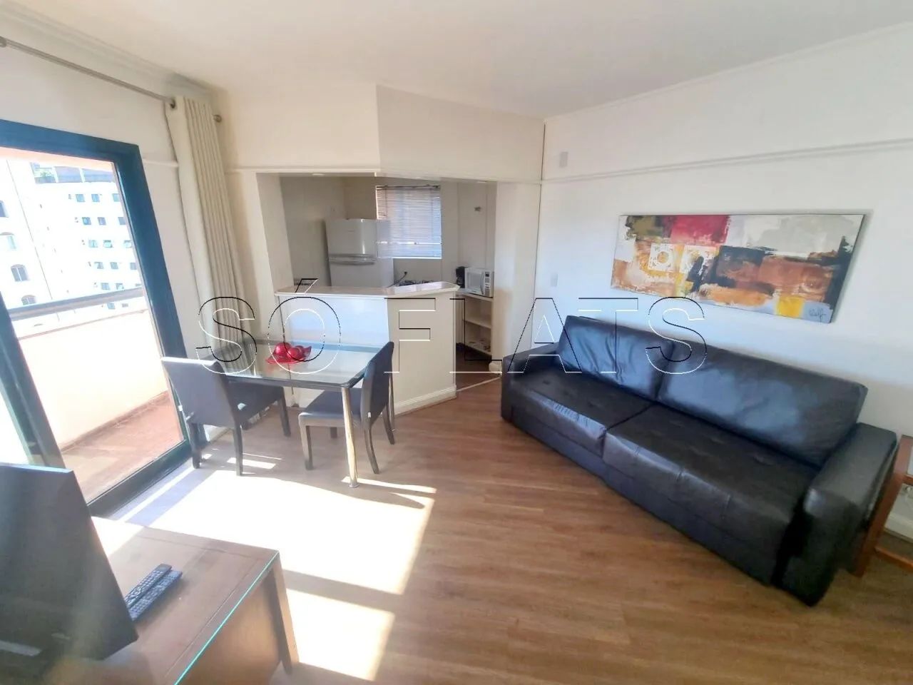 Flat no coração do Itaim Bibi região com vasto comercio disponível para locação.