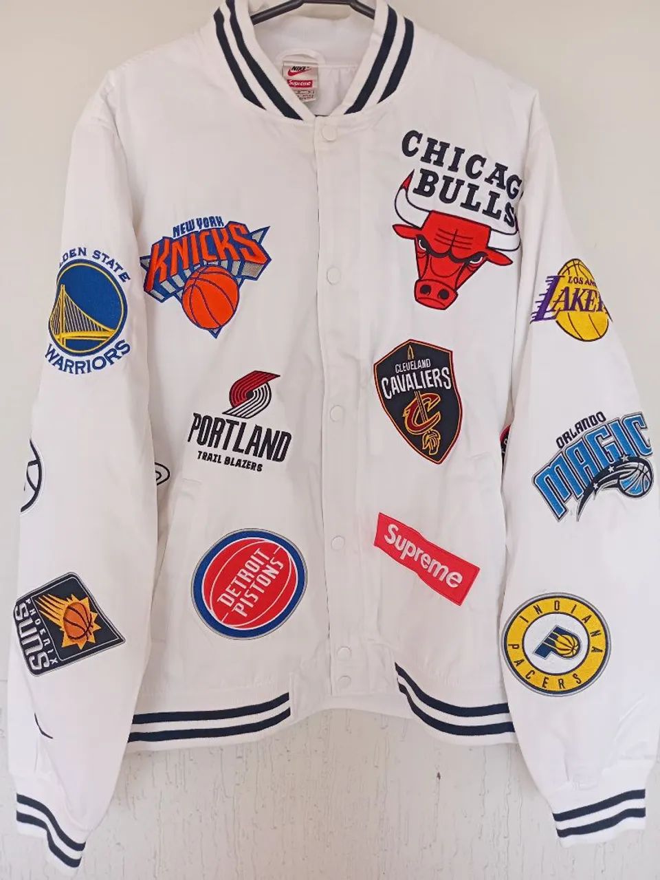 Jaqueta Supreme x Nike x Nba - M - Branco - Foto 3