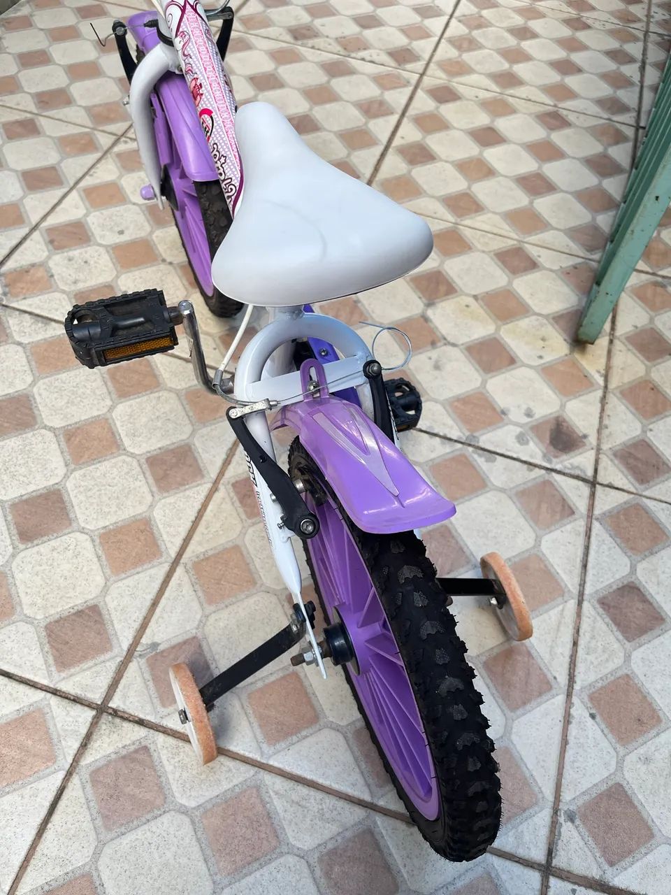 Bicicleta Aro 16 Infantil Track Bikes Pinky Seminova c/ capacete de brinde  - Foto 5