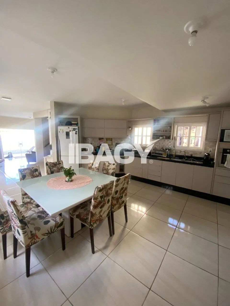 Excelente Casa 4 dormitório(s) em Campeche - Florianópolis - Foto 5
