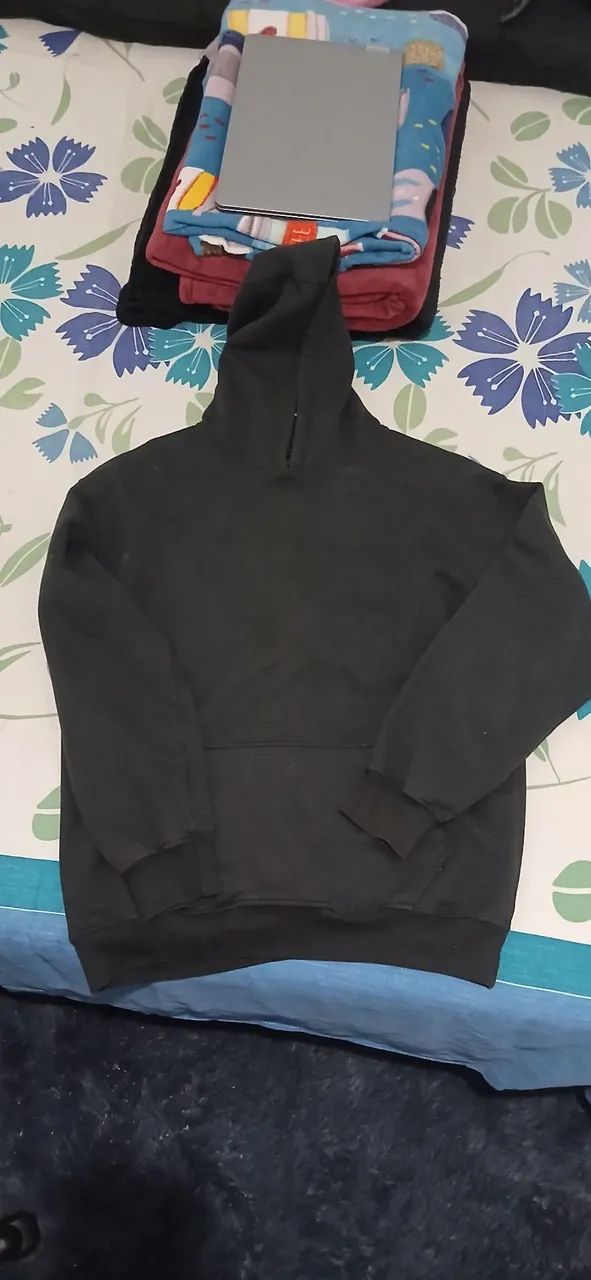 Moletom preto liso 