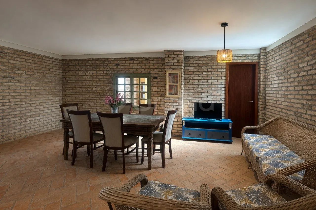 Casa de 270m² com 5 dormitórios na Armação - Foto 2