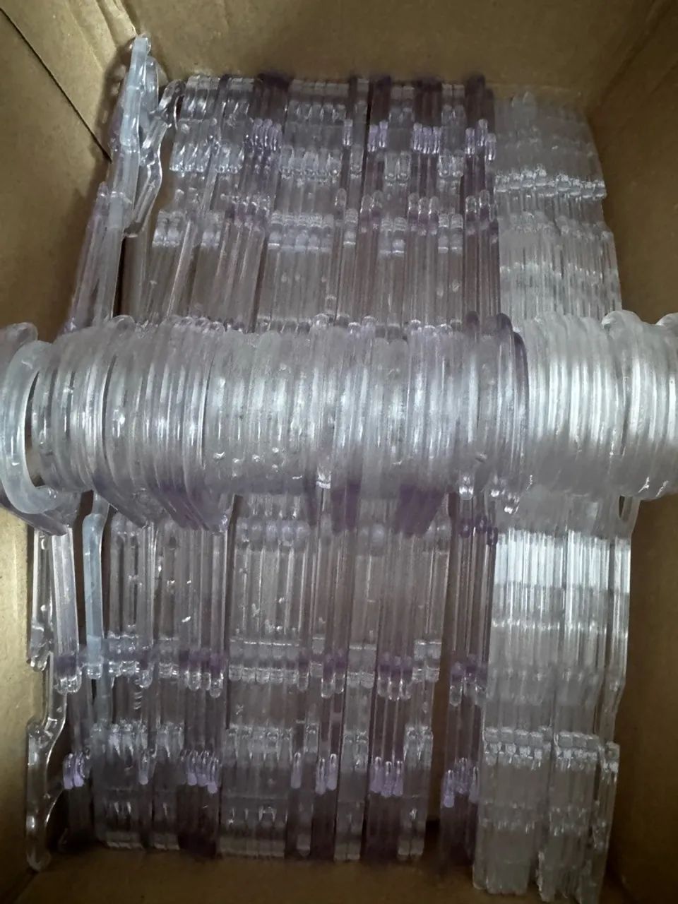 Cabides acrílicos 