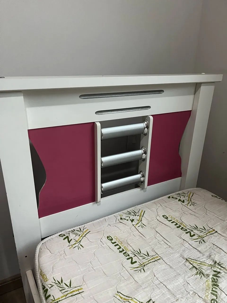 Cama de solteiro(com colchão)+espelho de brinde  - Foto 4