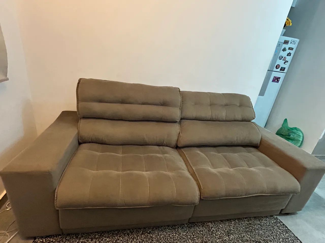 Well-preserved two-seater sofa470064912128419840