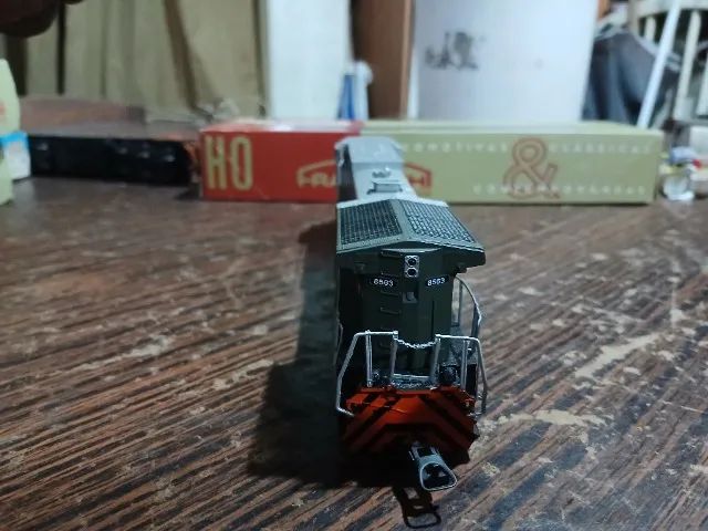 LOCOMOTIVA HO 446519944771031041