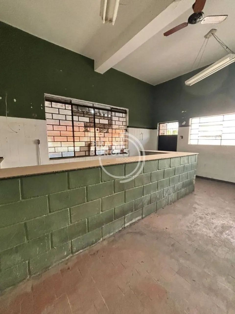 ZONA LESTE - Barracão 299,43M² à venda com 6 Salas, a 300Mts da Av. São Paulo