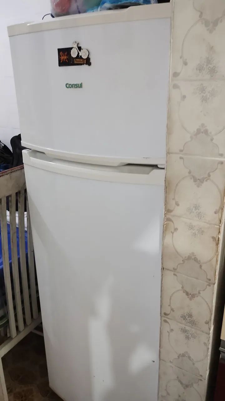 Vendo geladeira Consul funcionando completamente  - Foto 4