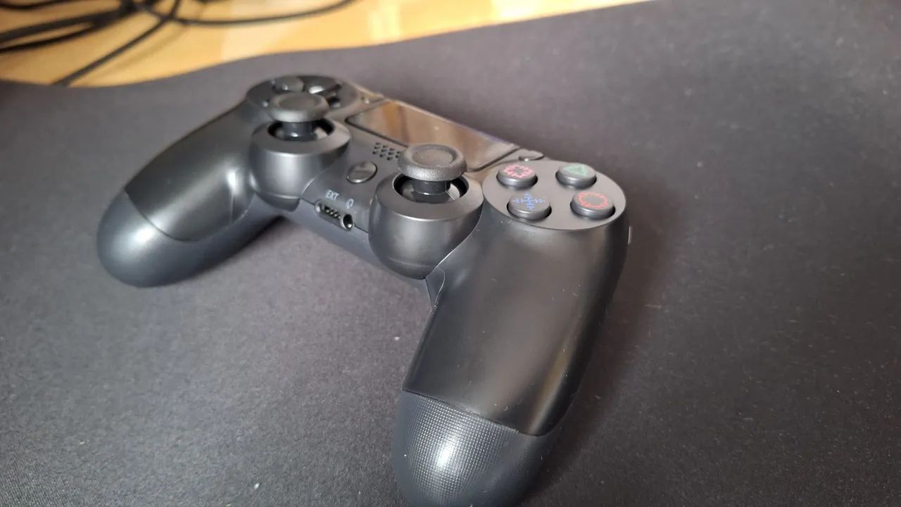 ÚLTIMO PRA ACABAR! Controle Gamer Wireless Estilo PS4 - Funciona no PC, Celular e Console! - Foto 2