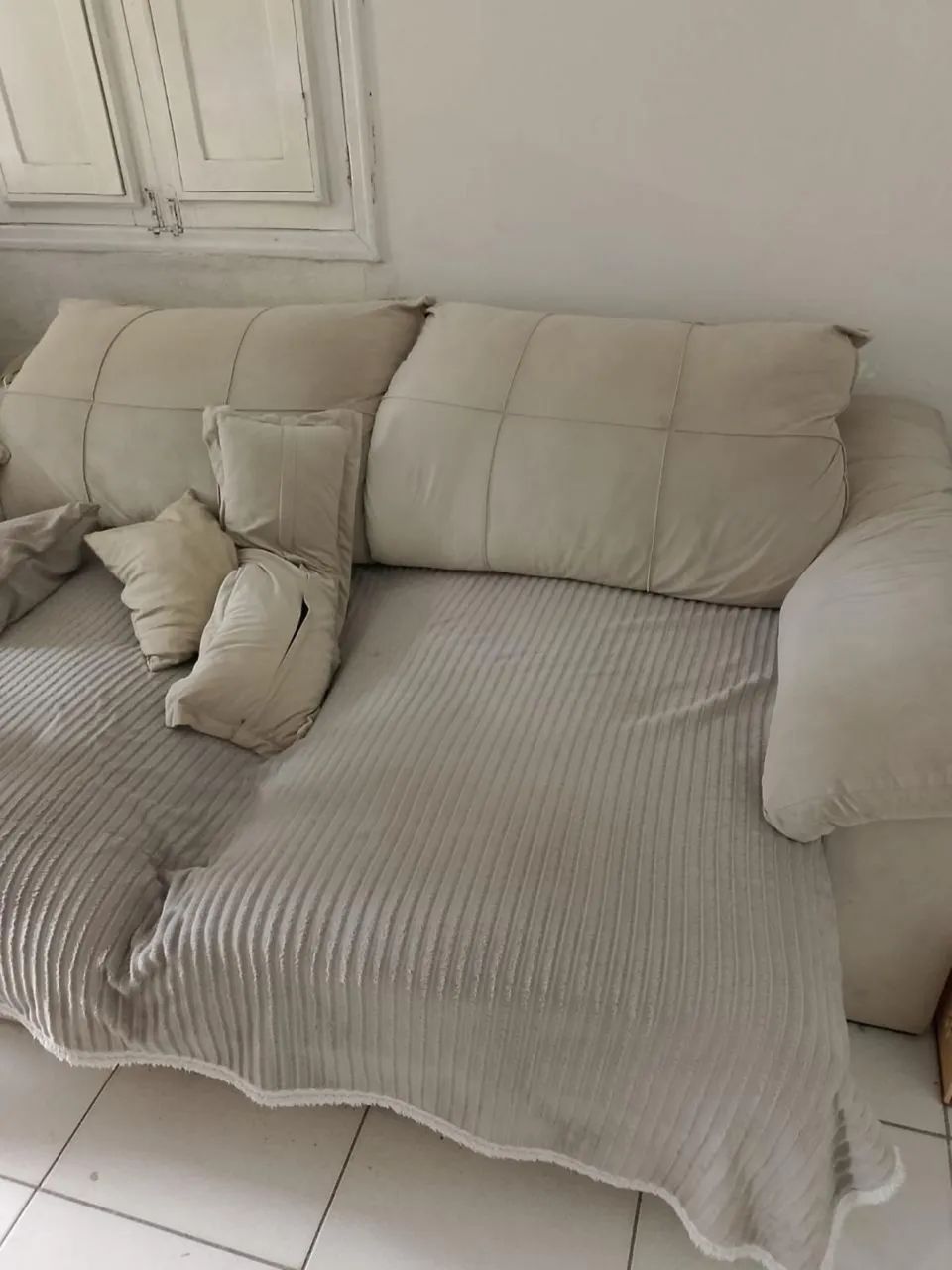 Sofá458363211550576641