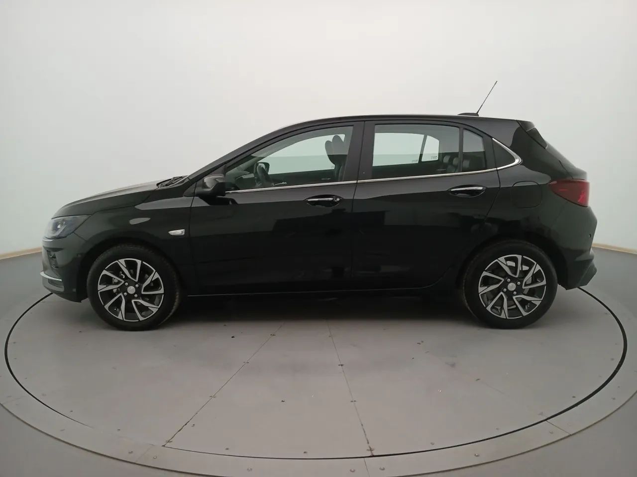 Chevrolet Onix Hatch Premier 1.0 12V TB Flex Aut. 4P, foto 2 de 18