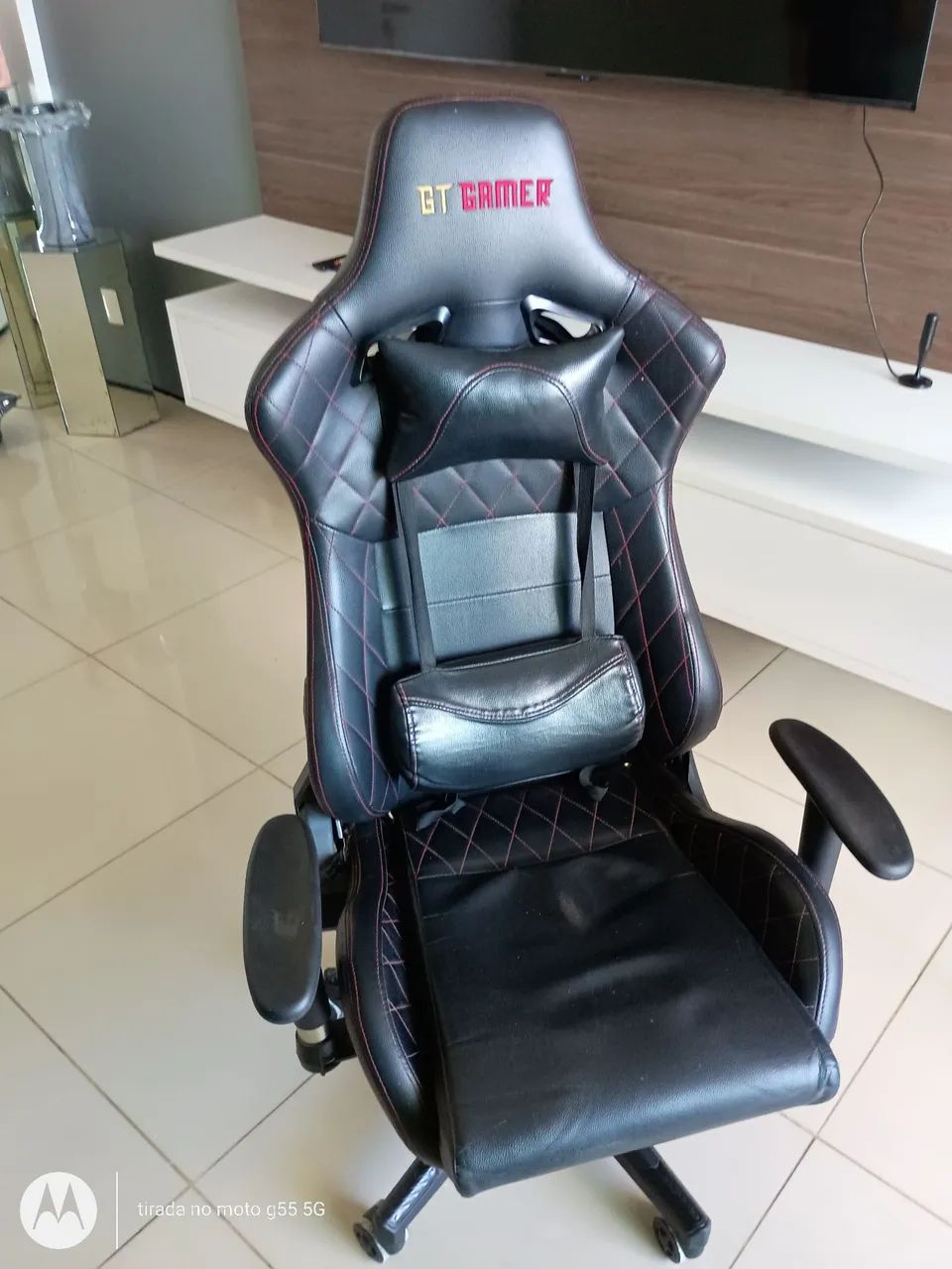 Cadeira GT GAMER, de couro, preta, semi nova