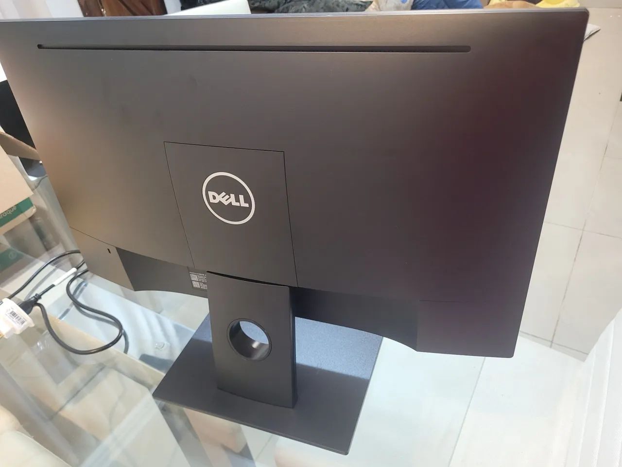 Monitor Del E2318 HX semi novo  - Foto 5