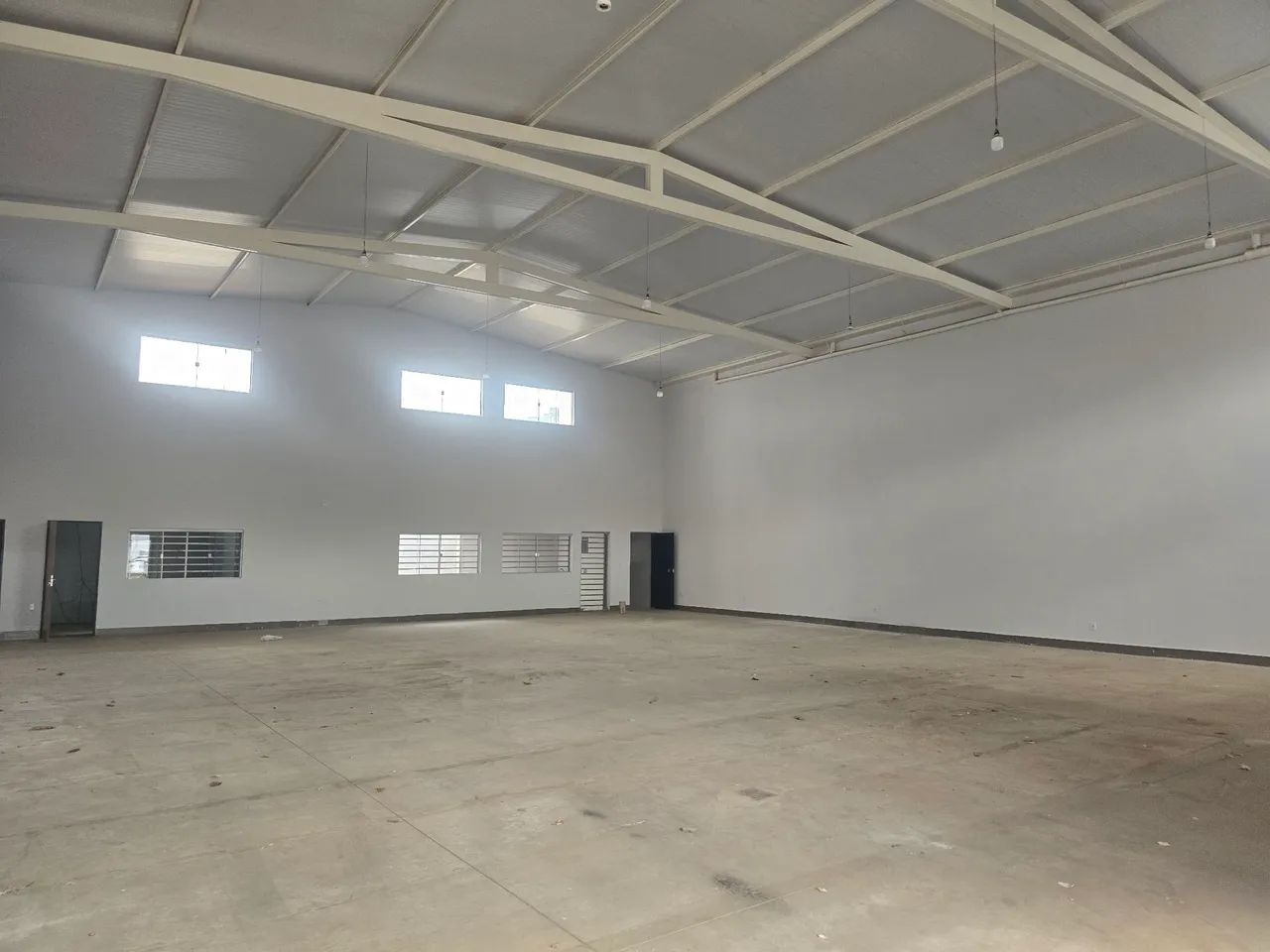 Alugo galpao comercial 