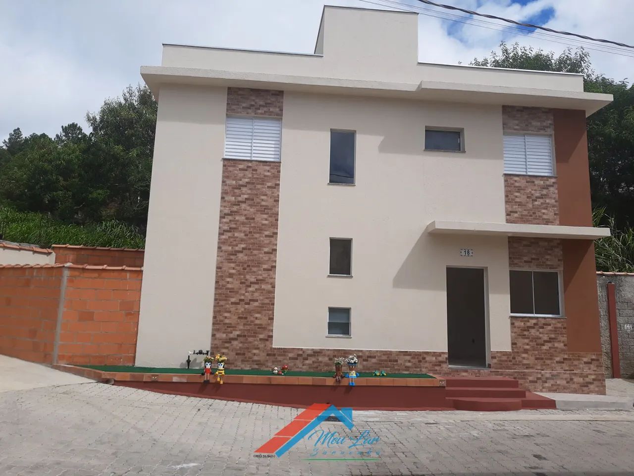 Sobrado com alto potencial de valorização