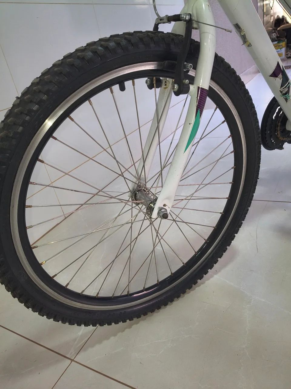 Bicicleta aro 24 semi nova - Foto 3