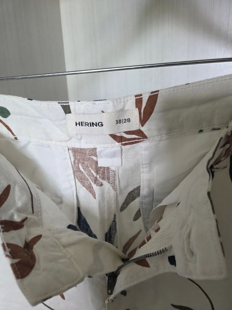 Bermuda linho estampada branca Hering - Tam 38  - Foto 2