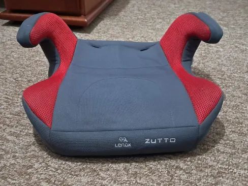 ASSENTO DE ELEVAÇÃO PARA CARRO VERMELHO E CINZA -lenox
