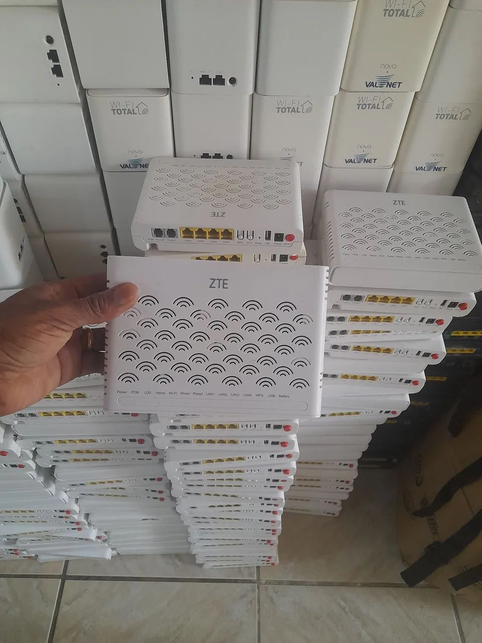 Onu zte tenho mais de 100 unidade cada $45 - Foto 4