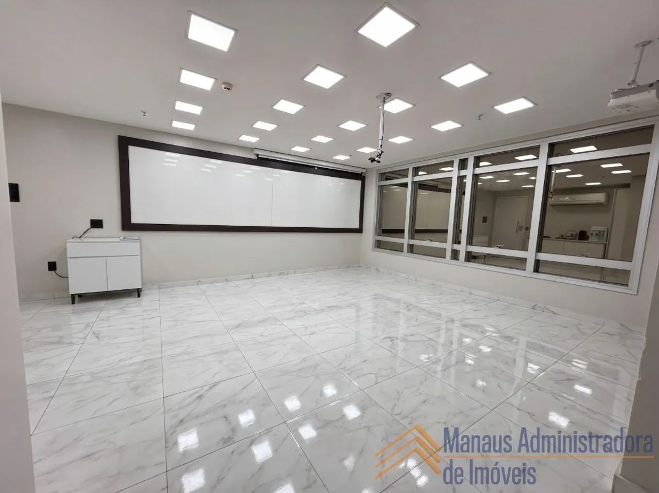 Sala Comercial Adrianópolis The Place Business Center