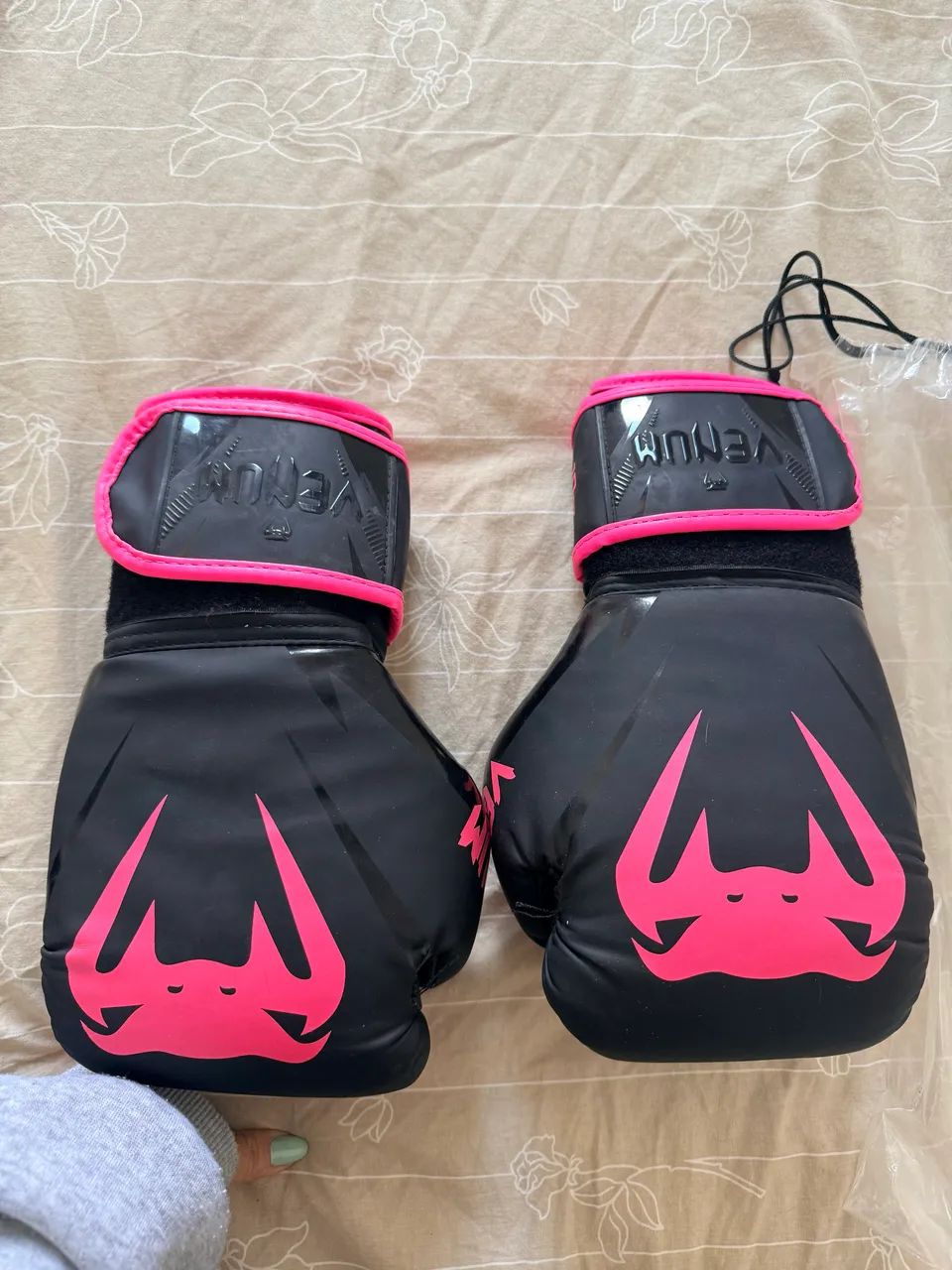 Luvas de boxe Rosa Venum - Foto 4
