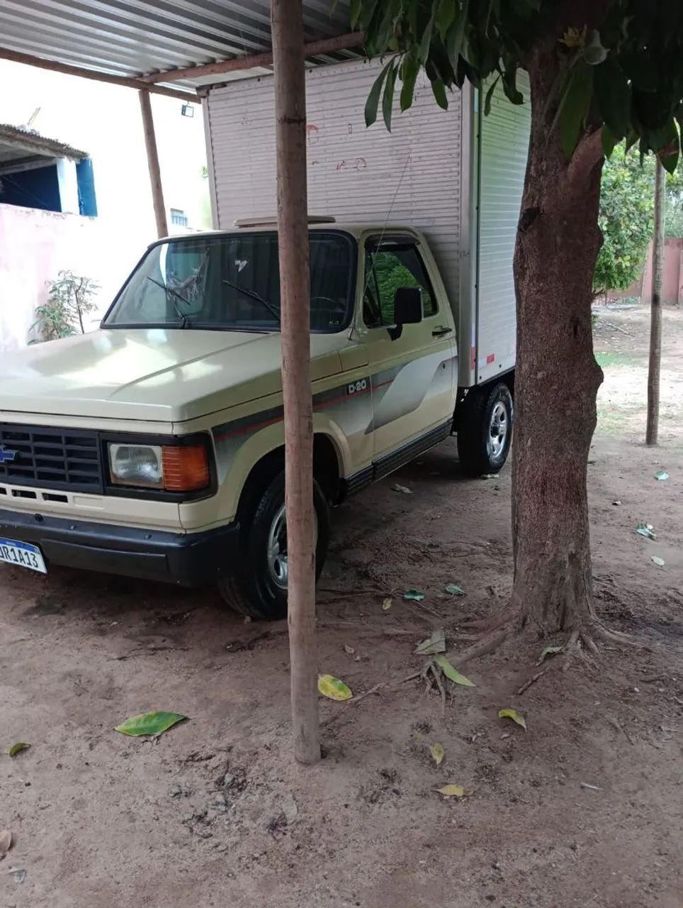 Vendo caminhão baú  - Foto 2