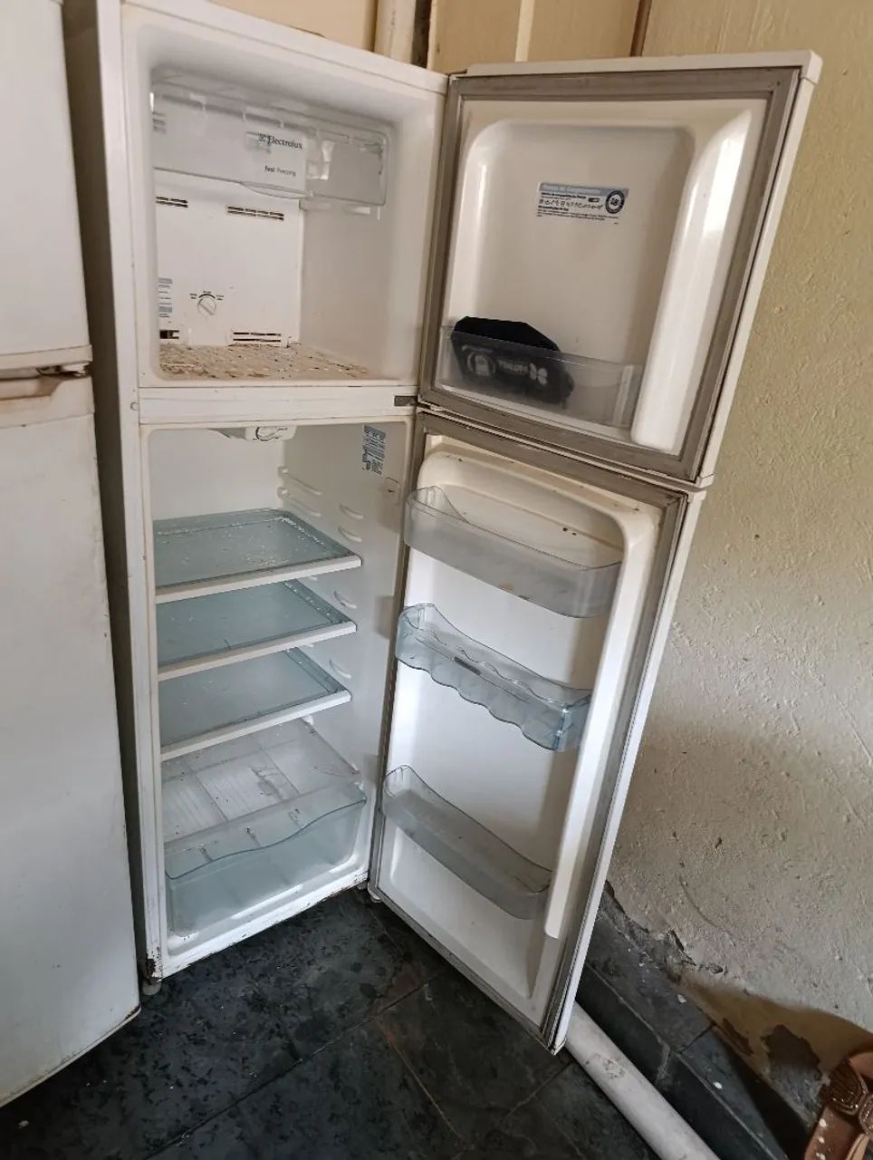 2 geladeira pra retirar peça  - Foto 2
