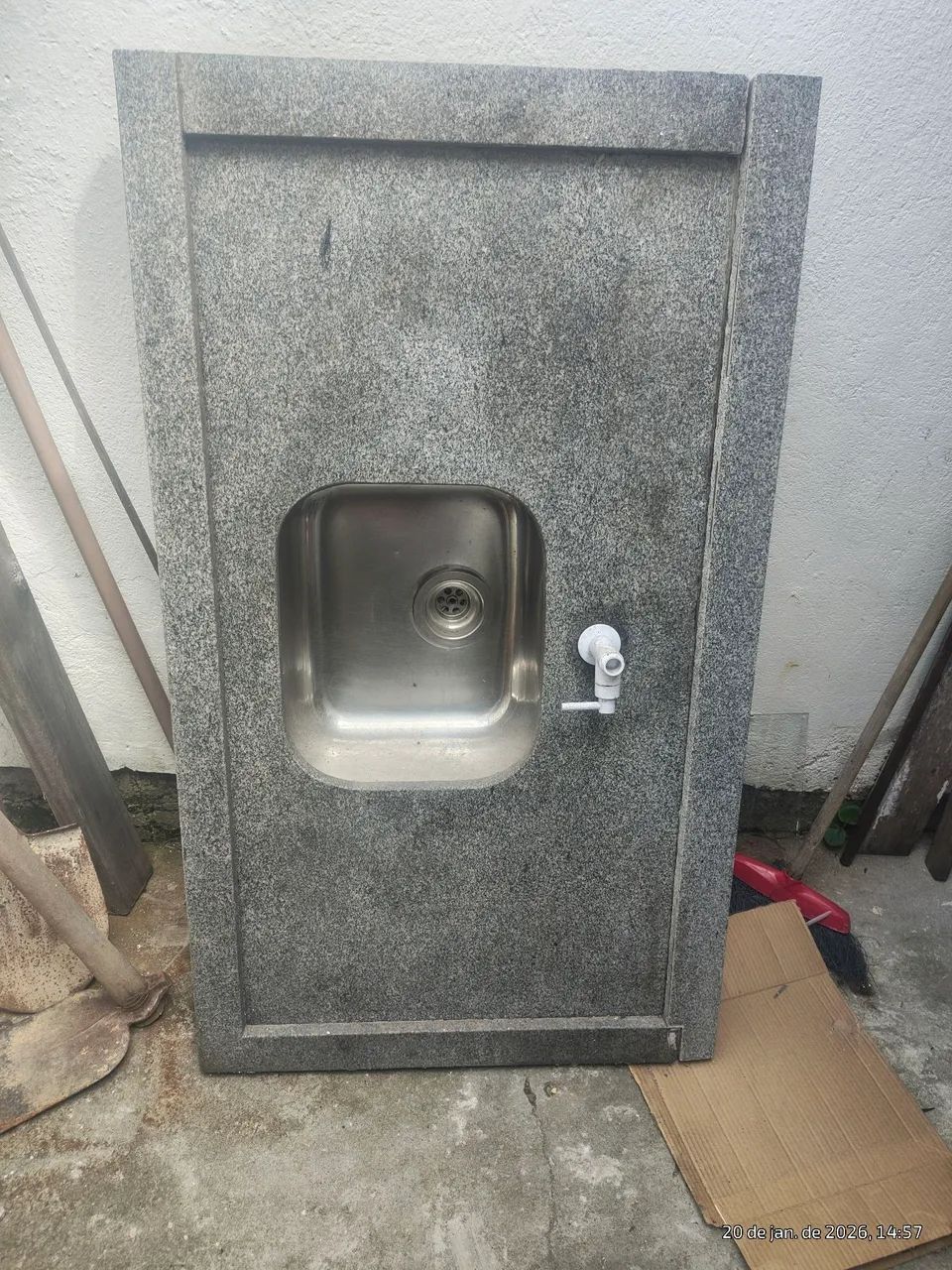 Pia de granito cinza Corumbá 