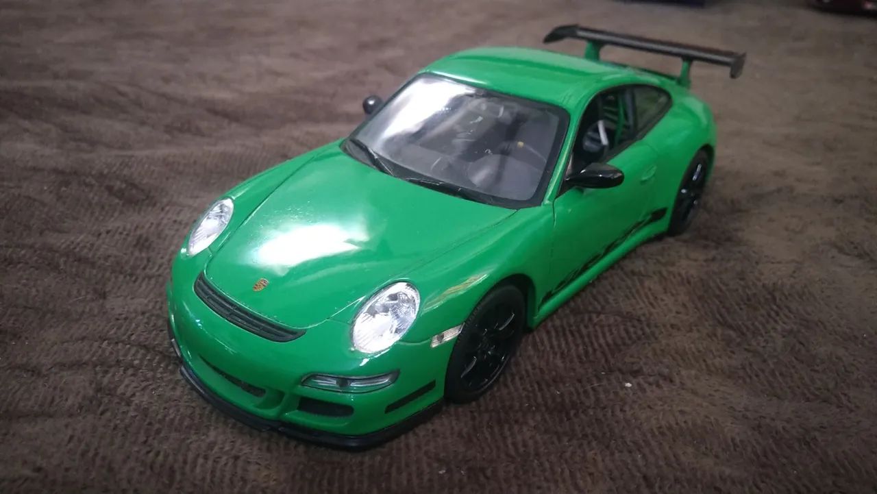 Miniaturas 1:24 Maisto e Welly - Foto 4