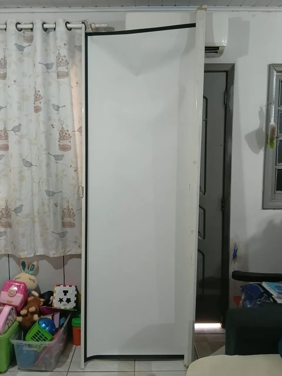 TELA DE PROJEÇÃO RETRÁTIL  - Foto 4