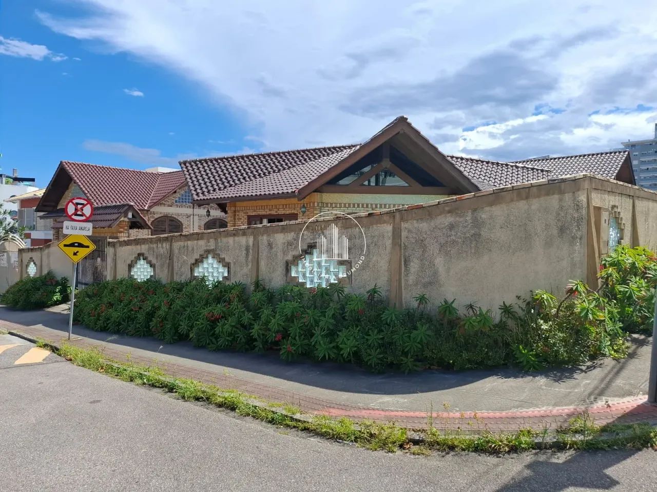 Casa 5 Quartos com 3 Suítes e 306m² - Itaguaçu - Foto 3