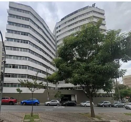 Apto - Bairro Lourdes.