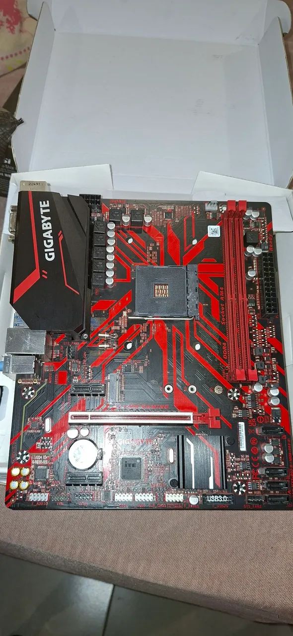 Placa mãe Gamer Gigabyte B450M Gaming AMD - Foto 3