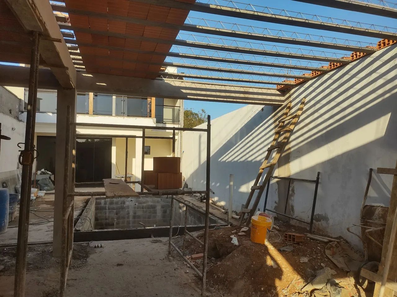Eu trabalho com reforma e faço casas do alicerce ao acabamento em gerais  - Foto 2