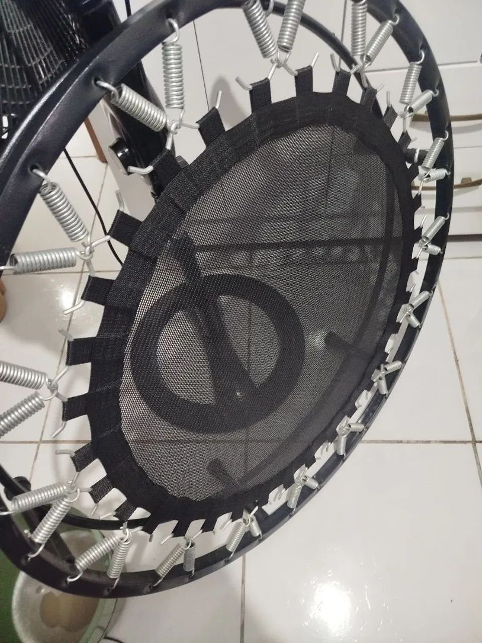 Mini trampolim Jump com aro de reforço